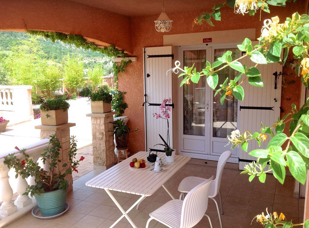 Chambres D'Hotes Les Noisetiers Digne-les-Bains Oda fotoğraf
